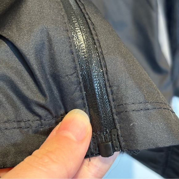 Layers Quick Dry Jacket - Water Repellant Windbreaker - Picture 5 of 16